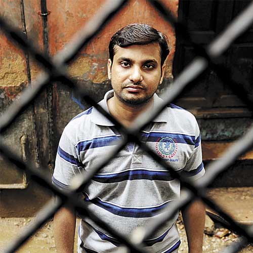 ಉಗ್ರ ಹಣೆಪಟ್ಟಿ ಕಂಬಿ ಹಿಂದಿನ ಕರಾಳ ಬದುಕು