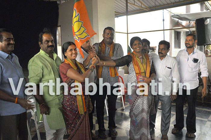 ಮೂಡುಬಿದಿರೆ : ಕಾಂಗ್ರೆಸ್ ಬೆಂಬಲಿತ ಸದಸ್ಯರು ಬಿಜೆಪಿ ಪಕ್ಷಕ್ಕೆ ಸೇರ್ಪಡೆ