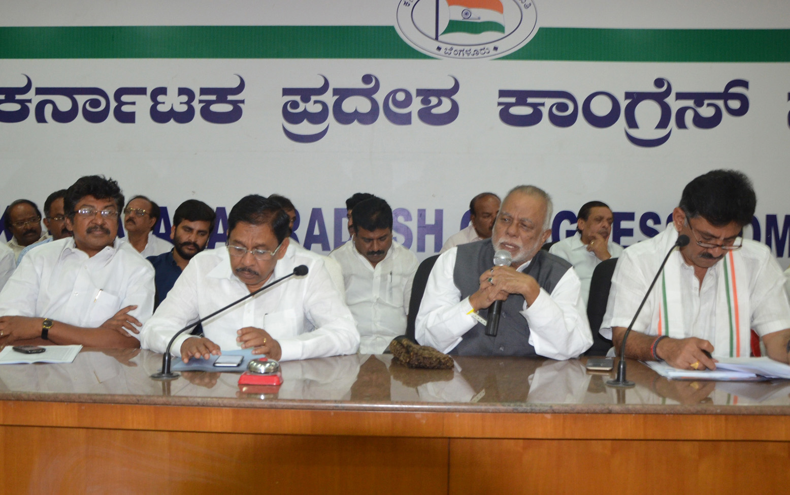 ಅಭ್ಯರ್ಥಿ ಗೆಲುವಿಗೆ ಒಗ್ಗಟ್ಟಿನಿಂದ ಕೆಲಸ ಮಾಡಿ: ಪರಮೇಶ್ವರ್