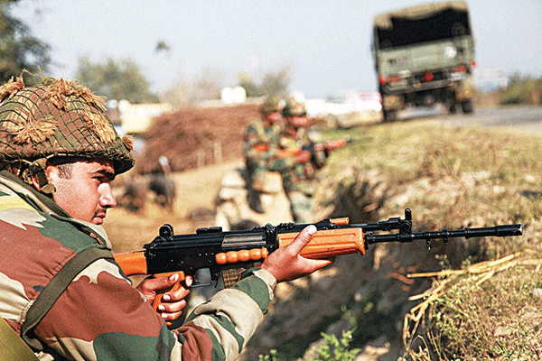 ಪಠಾಣ್‌ಕೋಟ್: ಮುಂದುವರಿದ ಘರ್ಷಣೆ