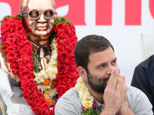 ಪ್ರತಿಭಟನಾನಿರತ ವಿದ್ಯಾರ್ಥಿಗಳೊಂದಿಗೆ ಉಪವಾಸ ಕುಳಿತ ರಾಹುಲ್ ಗಾಂಧಿ