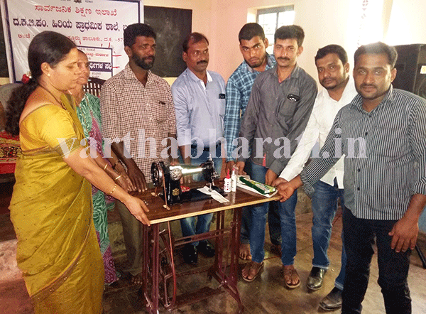 ಮರ್ಧಾಳ: ಎಸ್ಸೆಸ್ಸೆಫ್ ವತಿಯಿಂದ ಬಂಟ್ರ ಸರಕಾರಿ ಶಾಲೆಗೆ ಟೈಲರಿಂಗ್ ಮೆಶಿನ್ ಕೊಡುಗೆ