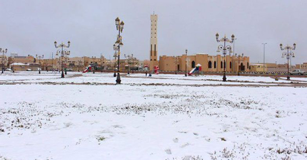 ಚಳಿಗೆ ನಡುಗುತ್ತಿರುವ ಗಲ್ಫ್ ದೇಶಗಳು; ರಾಸಲ್‌ಖೈಮದಲ್ಲಿ ಹಿಮಪಾತ