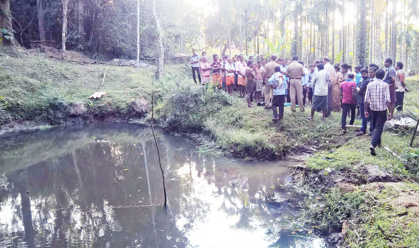 ನೂಜಿಲಕಿ್ಕ: ಇಬ್ಬರು ಮಕ್ಕಳೊಂದಿಗೆ ತಾಯಿ ಆತ್ಮಹತೆ್