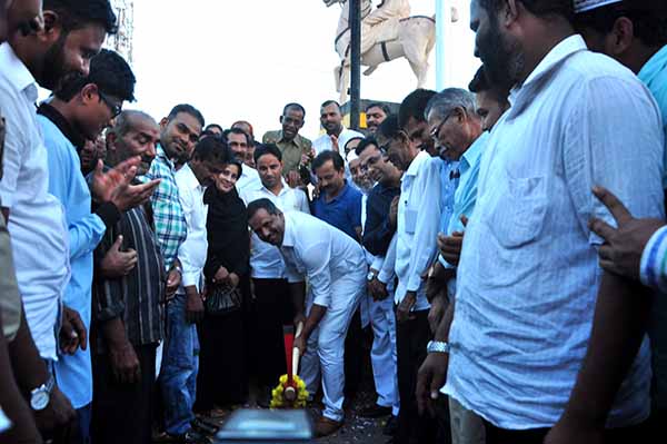 ಉಳ್ಳಾಲ: ರಸ್ತೆ ಕಾಂಕ್ರಿಟ್, ಅಬ್ಬಕ್ಕ ಸರ್ಕಲ್ ವಿಸ್ತರಣಾ ಕಾಮಗಾರಿಗೆ ಶಂಕುಸ್ಥಾಪನೆ