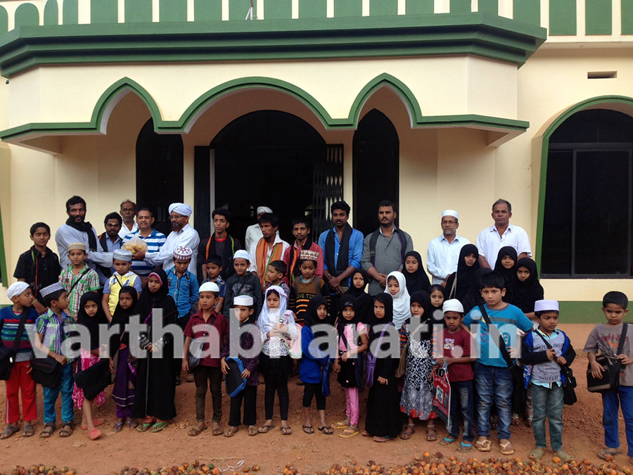 ಅಯ್ಯಪ್ಪ ವೃತ್ತದಾರಿಗಳಿಂದ ಕೋಡಿಜಾಲ್ ಮಸೀದಿಗೆ ಭೇಟಿ