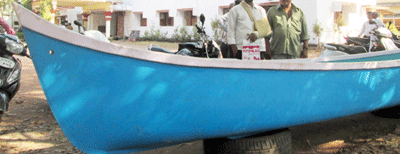 ಗ್ರಾಪಂಗೆ ನೀಡಿದ ದೋಣಿ, ತಾಲೂಕು ಕಚೇರಿ ಆವರಣದಲ್ಲಿ!