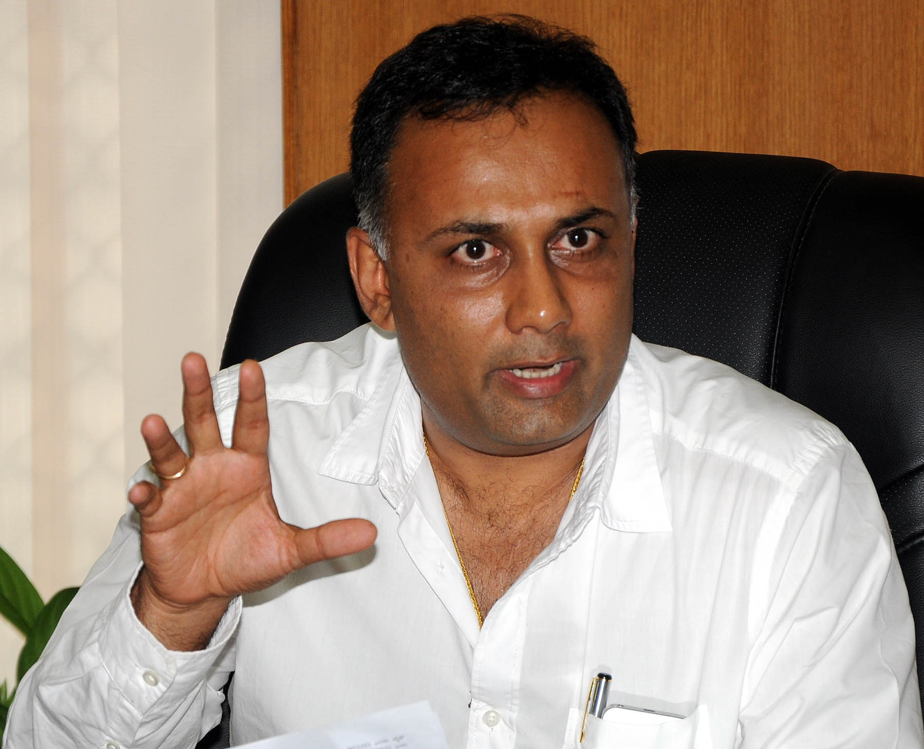 ಪಡಿತರ ಕಾಳಸಂತೆ ಮಾರಾಟ ತಡೆಗೆ ನಿಗಾ ಘಟಕ: ದಿನೇಶ್ ಗುಂಡೂರಾವ್