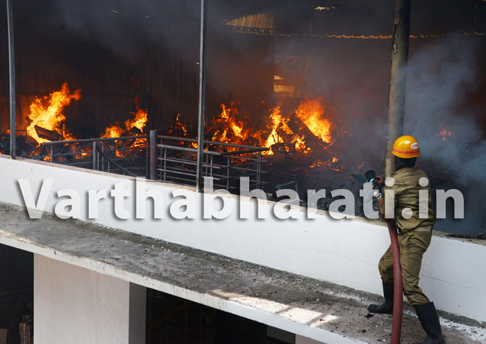 ಕೊಂಚಾಡಿಯಲ್ಲಿ ಪೀಠೋಪಕರಣ ಕಾರ್ಖಾನೆಯಲ್ಲಿ ಬೆಂಕಿ ಅವಘಡ:ಲಕ್ಷಾಂತರ ರೂ. ನಷ್ಟ