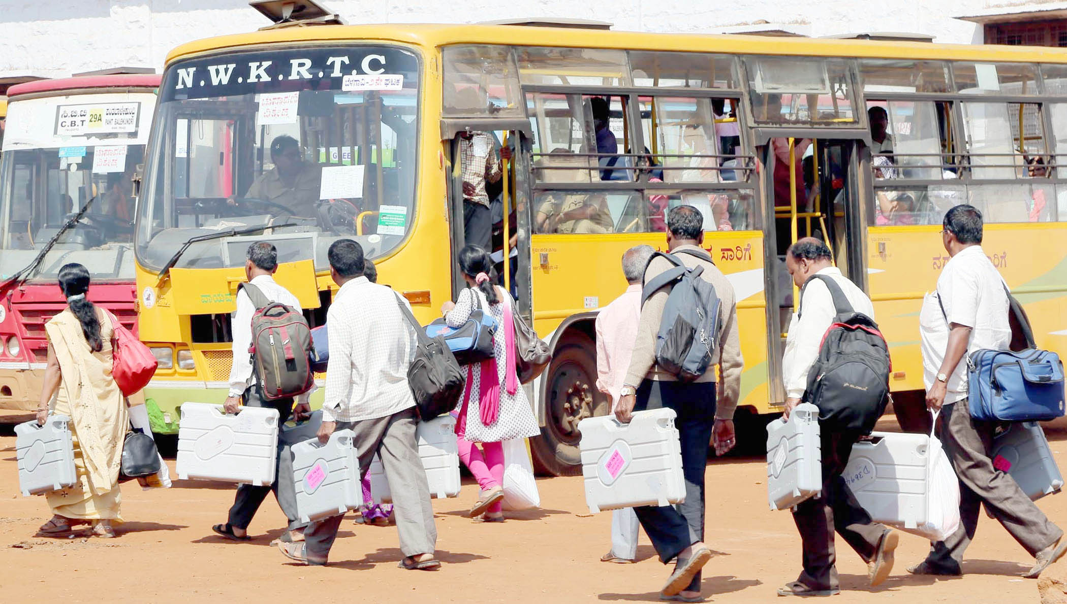 ಜಿಲ್ಲಾ-ತಾಲೂಕು ಪಂಚಾಯತ್ ಸಮರ: 15 ಜಿಲ್ಲೆಗಳಲ್ಲಿ ಇಂದು ಮತದಾನ