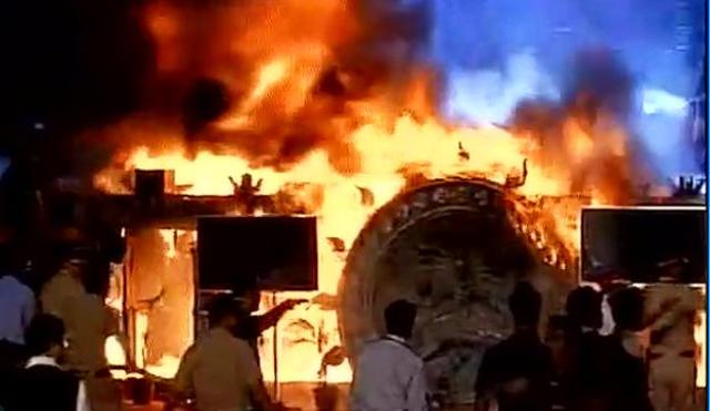 ಮುಂಬೈ: ಮೇಕ್ ಇನ್ ಇಂಡಿಯಾ ಕಾರ್ಯಕ್ರಮದಲ್ಲಿ ಭಾರೀ ಅಗ್ನಿ ಅವಘಡ