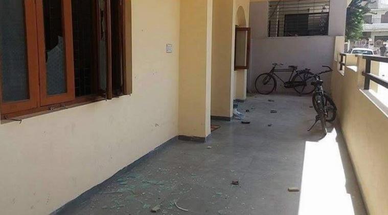 ಭೋಜ್‌ಶಾಲಾ: ಆರೆಸ್ಸೆಸ್ ಕಚೇರಿಗೆ ಕಲ್ಲೆಸದ ಹಿಂದುತ್ವವಾದಿಗಳು!