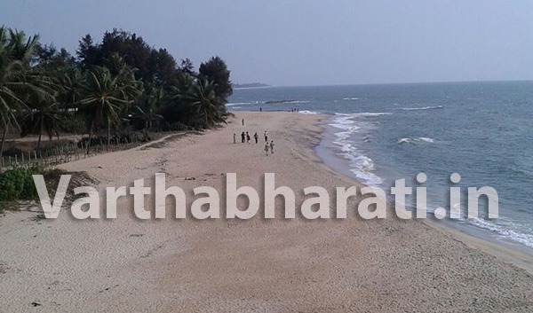 ಸಮುದ್ರದಲ್ಲಿ ಈಜಲು ತೆರಳಿದ ಹಾಸನ ಮೂಲದ ನಾಲ್ಕು ಯುವಕರು ನೀರುಪಾಲು :ನಾಲ್ವರಿಗಾಗಿ ಶೋಧ ಕಾರ್ಯ ಮುಂದುವರಿದಿದೆ