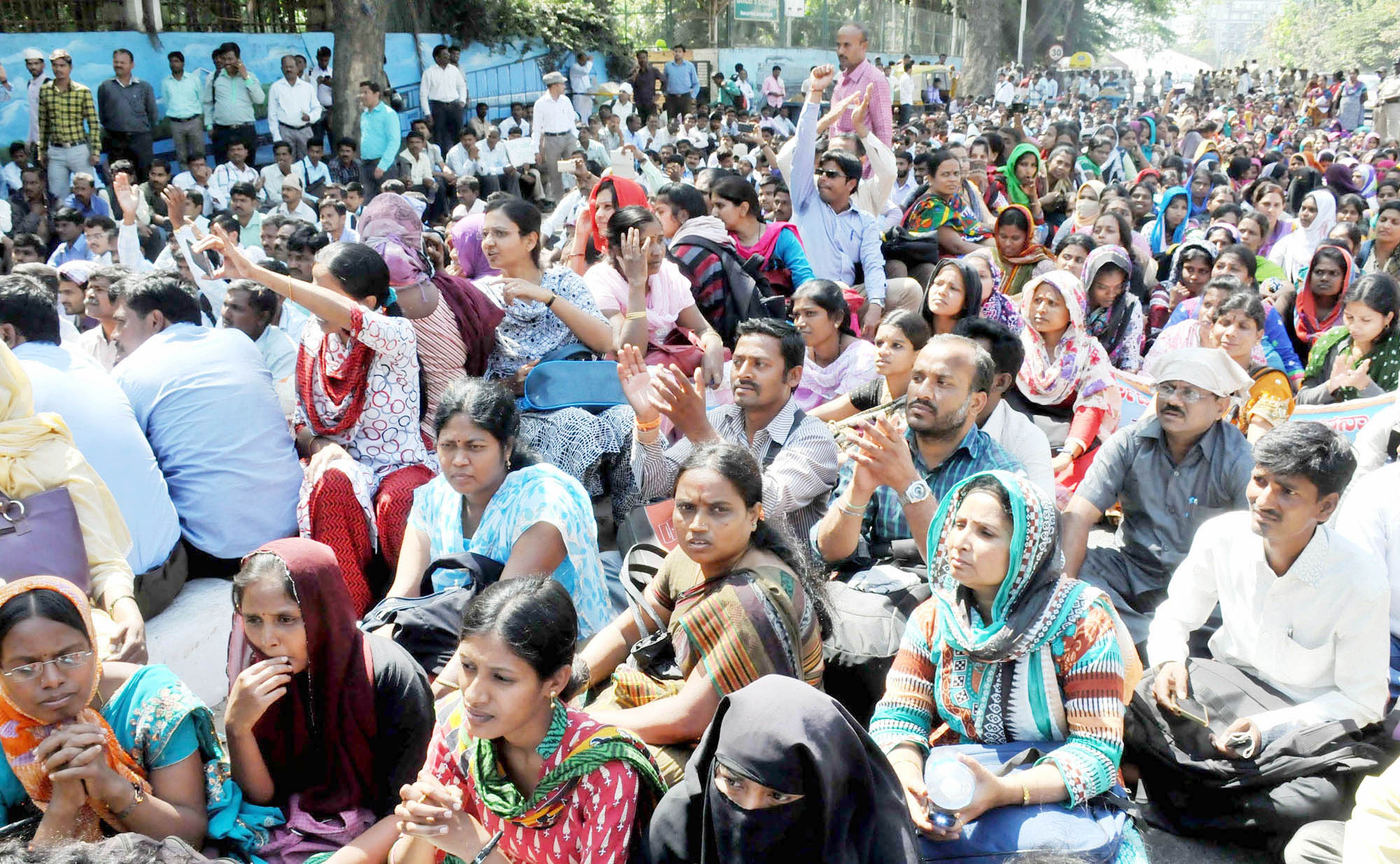 ಸೇವಾ ಭದ್ರತೆಗೆ ವಿಶೇಷ ನಿಯಮಾವಳಿ ರಚಿಸಲು ಅತಿಥಿ ಉಪನ್ಯಾಸಕರ ಆಗ್ರಹ