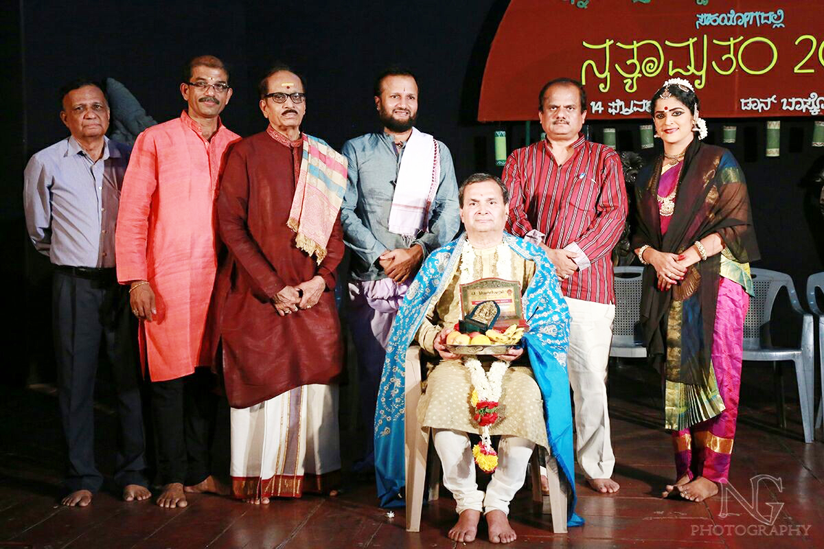 ಸಾಂಪ್ರದಾಯಿಕ ಕಲೆಯನ್ನು ಗೌರವಿಸಿ