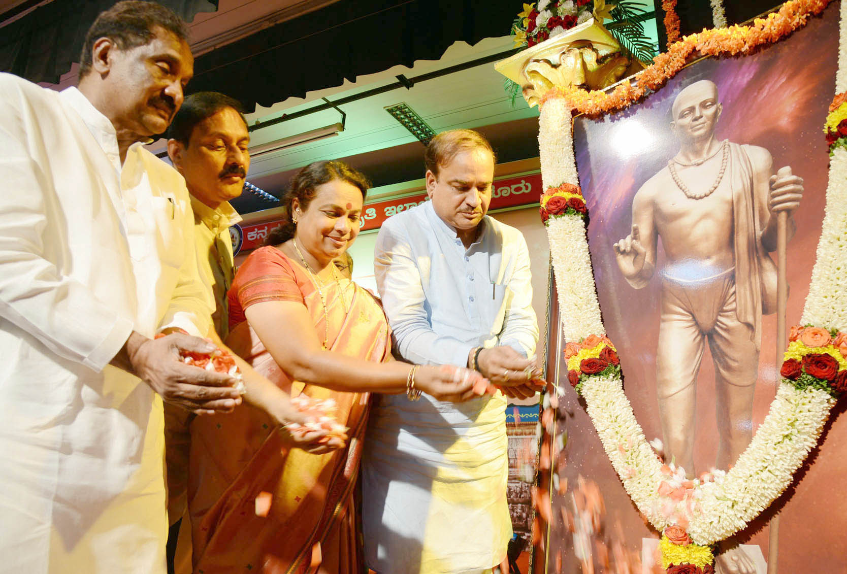 ಇತಿಹಾಸದ ಜಾತಿ ಸಂಘರ್ಷಕ್ಕೆ ಸರ್ವಜ್ಞನ ತ್ರಿಪದಿಗಳು ಸಾಕ್ಷಿ: ಸಚಿವೆ ಉಮಾಶ್ರೀ