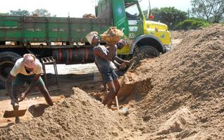 ಮಂಗಳೂರು : ಅಕ್ರಮ ಮರಳು ಸಾಗಾಟ:ವಶ