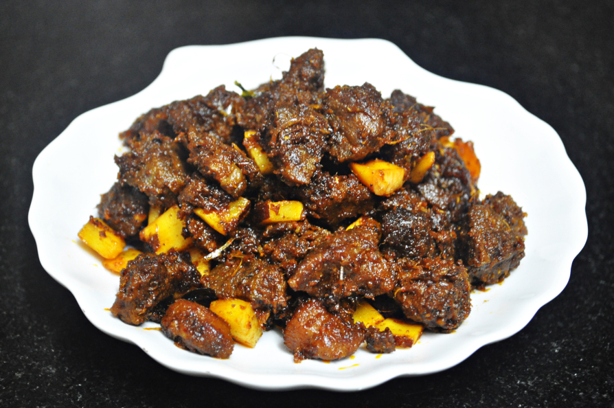 ಬೆಂಗಳೂರಿನಲ್ಲಿ ಬೀಫ್ ತಿಂದದ್ದಕ್ಕೆ ಕೇರಳದ ವಿದ್ಯಾರ್ಥಿಗಳ ಹಲ್ಲೆ!; ಒಬ್ಬನ ಸ್ಥಿತಿಗಂಭೀರ