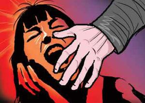 ಅಮಲು ಭರಿಸುವ ಔಷಧ ಹಾಕಿ ಅತ್ಯಾಚಾರ: ಮಹಿಳೆಯಿಂದ ದೂರು