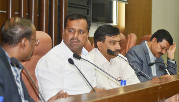 ನಿಲ್ದಾಣಗಳಲ್ಲಿ ತಪಾಸಣಾ ಕೇಂದ್ರ ಸ್ಥಾಪನೆ: ಸಚಿವ ಖಾದರ್; ‘ಝಿಕಾ ವೈರಸ್’ ತಡೆಗಟ್ಟಲು ಕ್ರಮ