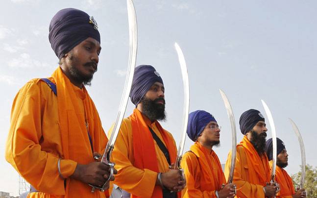 ಫ್ರಾನ್ಸ್‌ನಲ್ಲಿ ಸಿಖ್ ಪೇಟಾಕ್ಕೆ ವಿರೋಧವಿಲ್ಲ: ಬುರ್ಖಾಕ್ಕೆ ವಿರೋಧವಿದೆ!