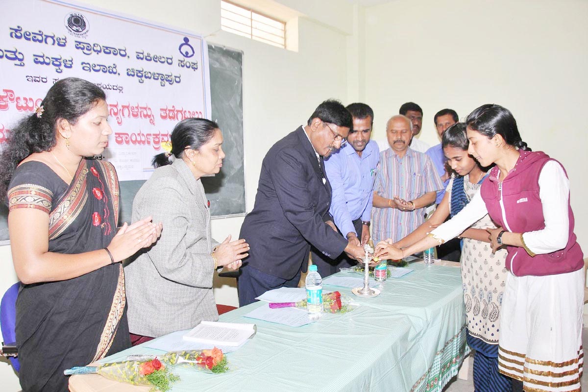 ಸಾಮಾಜಿಕ ಪಿಡುಗುಗಳ ನಿರ್ಮೂಲನೆಗೆ ಸಾರ್ವಜನಿಕರ ಪಾಲ್ಗೊಳ್ಳುವಿಕೆ ಅಗತ್ಯ:ನ್ಯಾ.ಬೆಳ್ಳುಂಕೆ