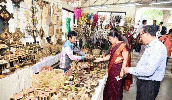 ಮರದ ಹಾಳೆ, ಜೋಳದ ಎಲೆ, ಬಿದಿರಿನಲ್ಲಿ ಕರಕುಶಲ ವಸ್ತುಗಳು!