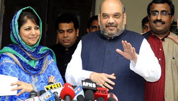 ಜಮ್ಮು-ಕಾಶ್ಮೀರ ಸರಕಾರ ರಚನೆ ಬಿಕ್ಕಟ್ಟು , ಪಿಡಿಪಿ ಅಧ್ಯಕ್ಷೆ ಮೆಹಬೂಬರಿಂದ  ಬಿಜೆಪಿ ನಂಟು ಕಡಿದುಕೊಳ್ಳುವ ಸುಳಿವು