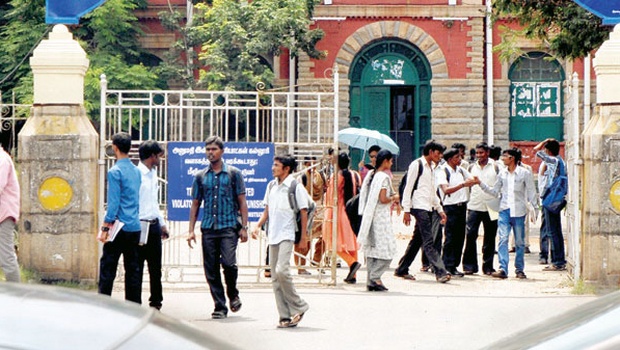 ಕಾಲೇಜ್ ಆವರಣದಲ್ಲಿ ಜಾತಿ