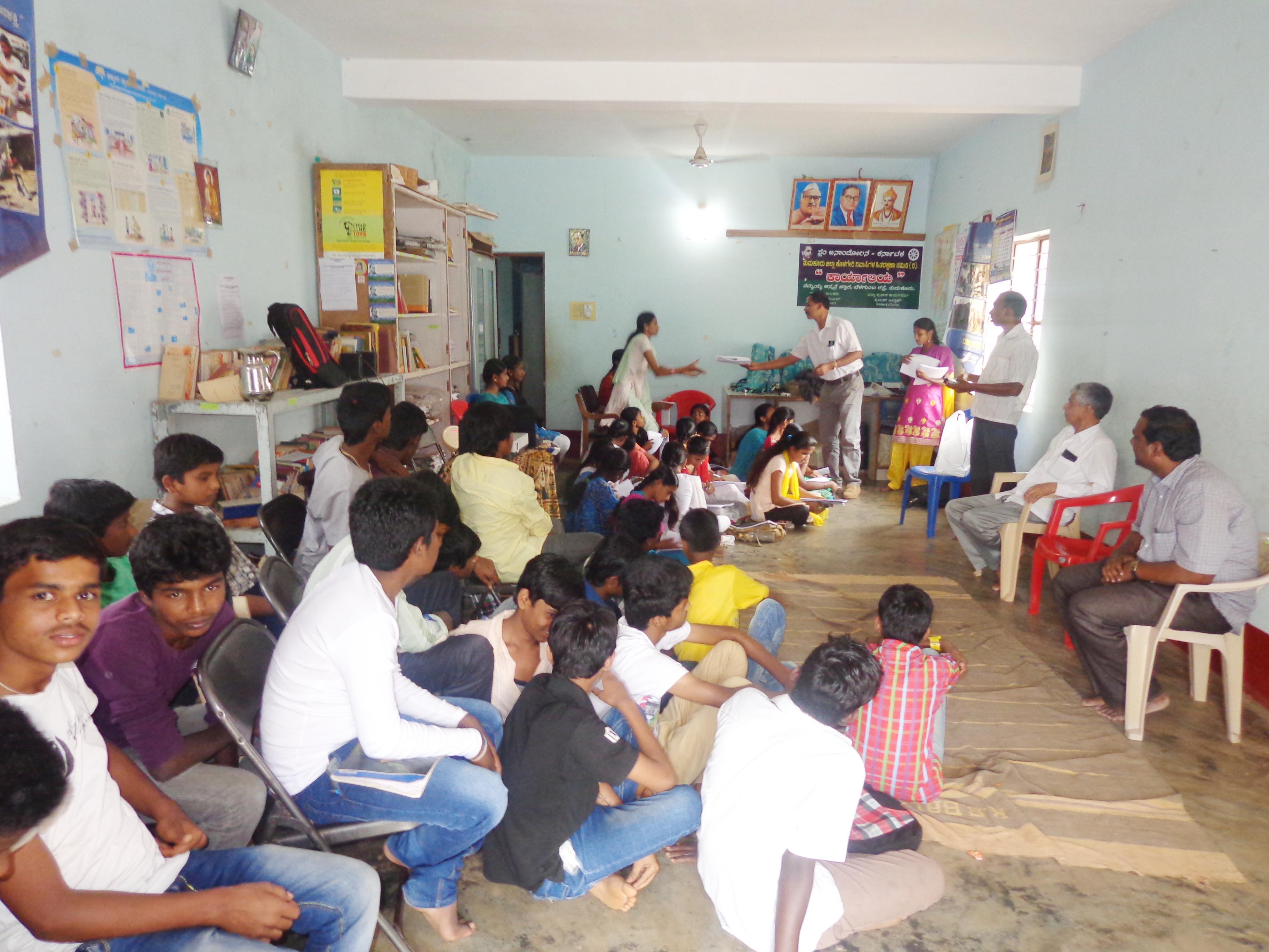 ಕೊಳಗೇರಿ ಮಕ್ಕಳಿಗೆ ಪರೀಕ್ಷಾಪೂರ್ವ ತರಬೇತಿ