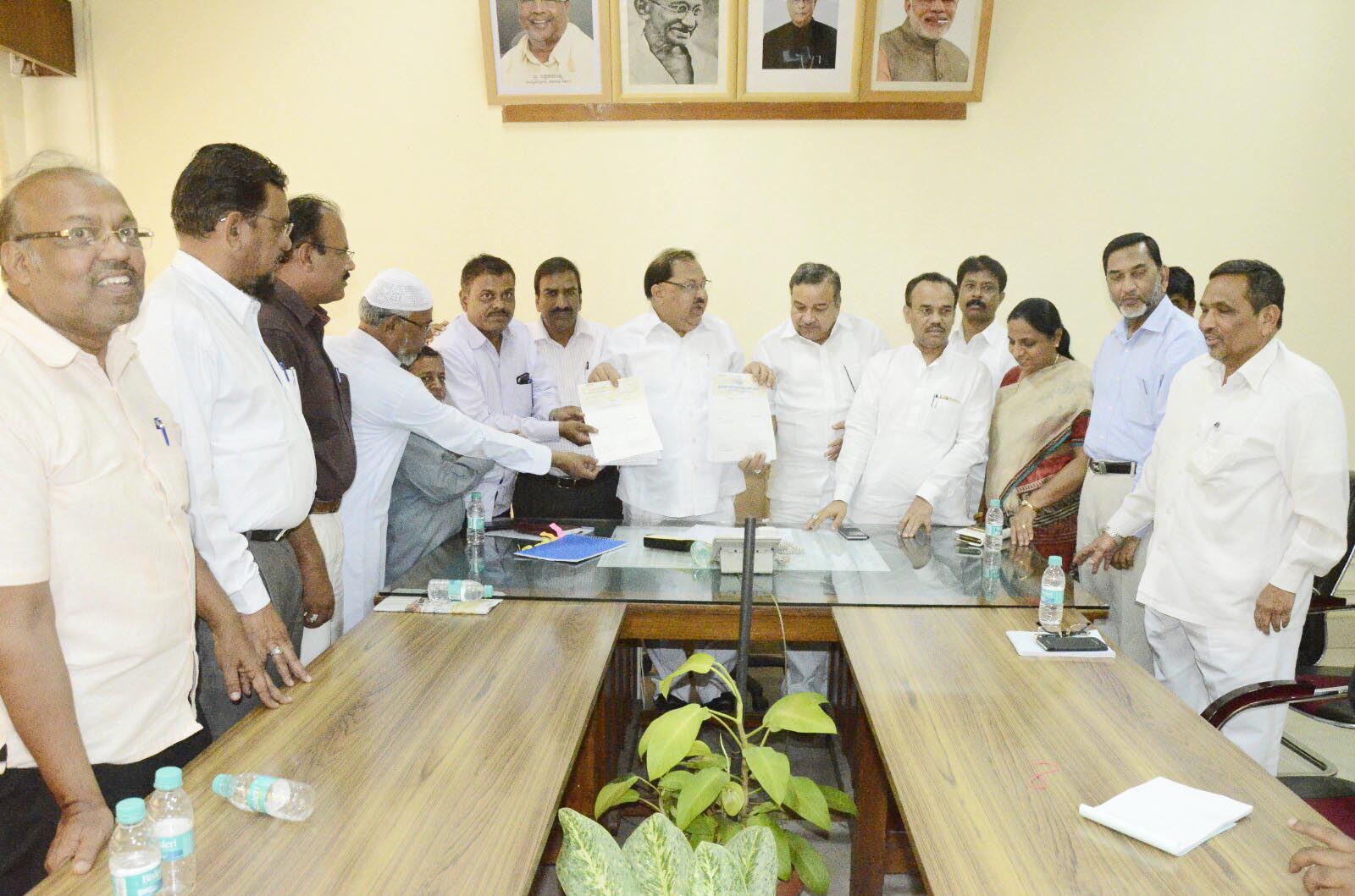 ಮುಧೋಳ ಗಲಭೆ ಸಂತ್ರಸ್ತರಿಗೆ ಕೆಎಂಡಿಸಿ ವತಿಯಿಂದ ಸಾಲ ಸೌಲಭ್ಯ