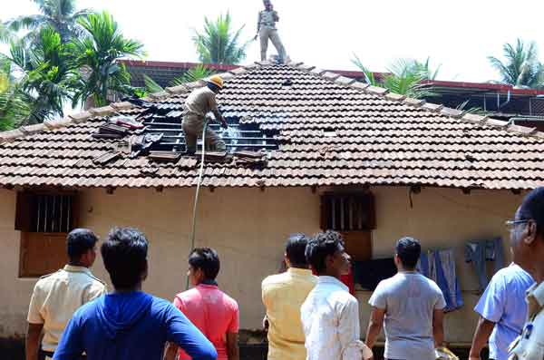 ಕಾರ್‌ಸ್ಟ್ರೀಟ್: ಮನೆಗೆಆಕಸ್ಮಿಕ ಬೆಂಕಿ