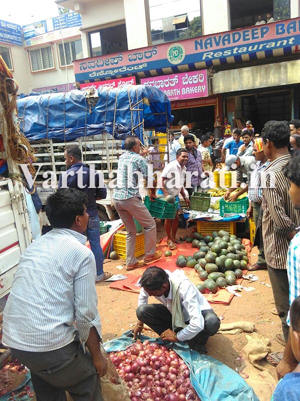 ಮೂಡುಬಿದಿರೆ: ಅನಧಿಕೃತ ವ್ಯಾಪಾರ, ಪುರಸಭಾಧಿಕಾರಿಗಳಿಂದ ತೆರವು