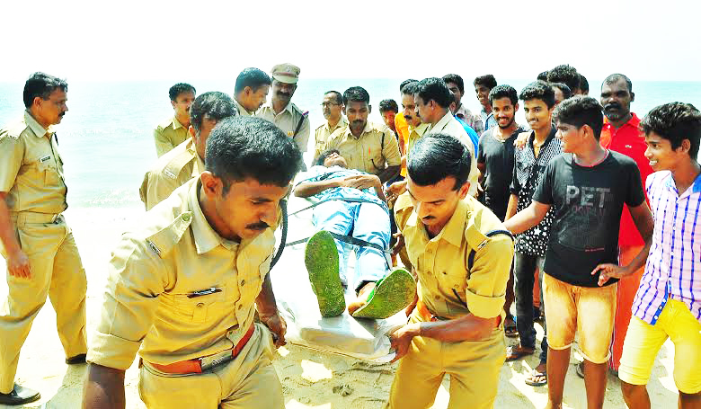 ಕಾಸರಗೋಡು ಕಡಲ ತೀರಕ್ಕೆ ಅಪ್ಪಳಿಸಿದ ಸುನಾಮಿ!