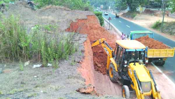 ನಾಶವಾಗಲಿದೆಯೇ ಅರಿಕ್ಕಾಡಿ ಕೋಟೆ?