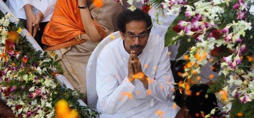 ಬಾಂಬ್ ಮತ್ತು ಚೆಂಡನ್ನು ಒಟ್ಟಿಗೇ ಎಸೆಯಲು ಸಾಧ್ಯವಿಲ್ಲ: ಉದ್ಧವ್ ಠಾಕ್ರೆ