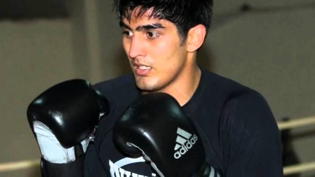 ಬಾಕ್ಸಿಂಗ್: ಅಲೆಕ್ಸಾಂಡರ್‌ಗೆ ವಿಜೇಂದರ್ ಪಂಚ್