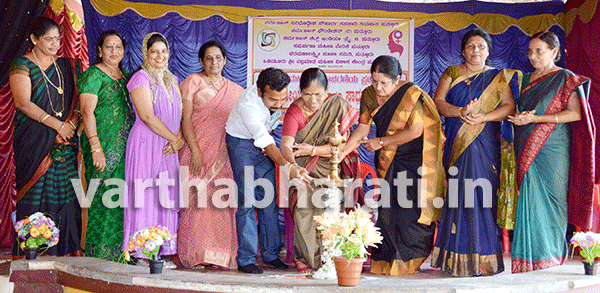 ಪುತ್ತೂರಿನಲ್ಲಿ ಸ್ತ್ರೀ ಶಕ್ತಿ ಮಹಿಳಾ ಗುಂಪು ತಯಾರಿಸಿದ ಉತ್ಪನ್ನಗಳ ಪ್ರದರ್ಶನ ಮತ್ತು ಮಾರಾಟ ಮೇಳ