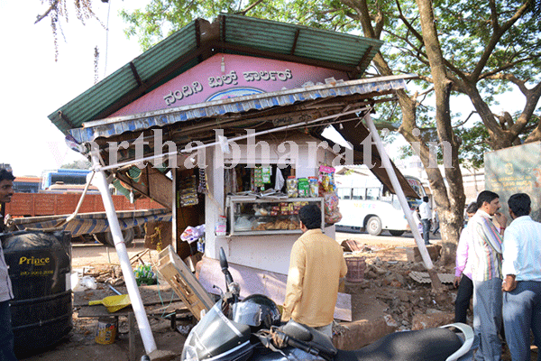 ಮಂಗಳೂರು: ಮನಪಾದಿಂದ ಹಲವೆಡೆ ಅನಧಿಕೃತ ಗೂಡಂಗಡಿಗಳ ತೆರವು