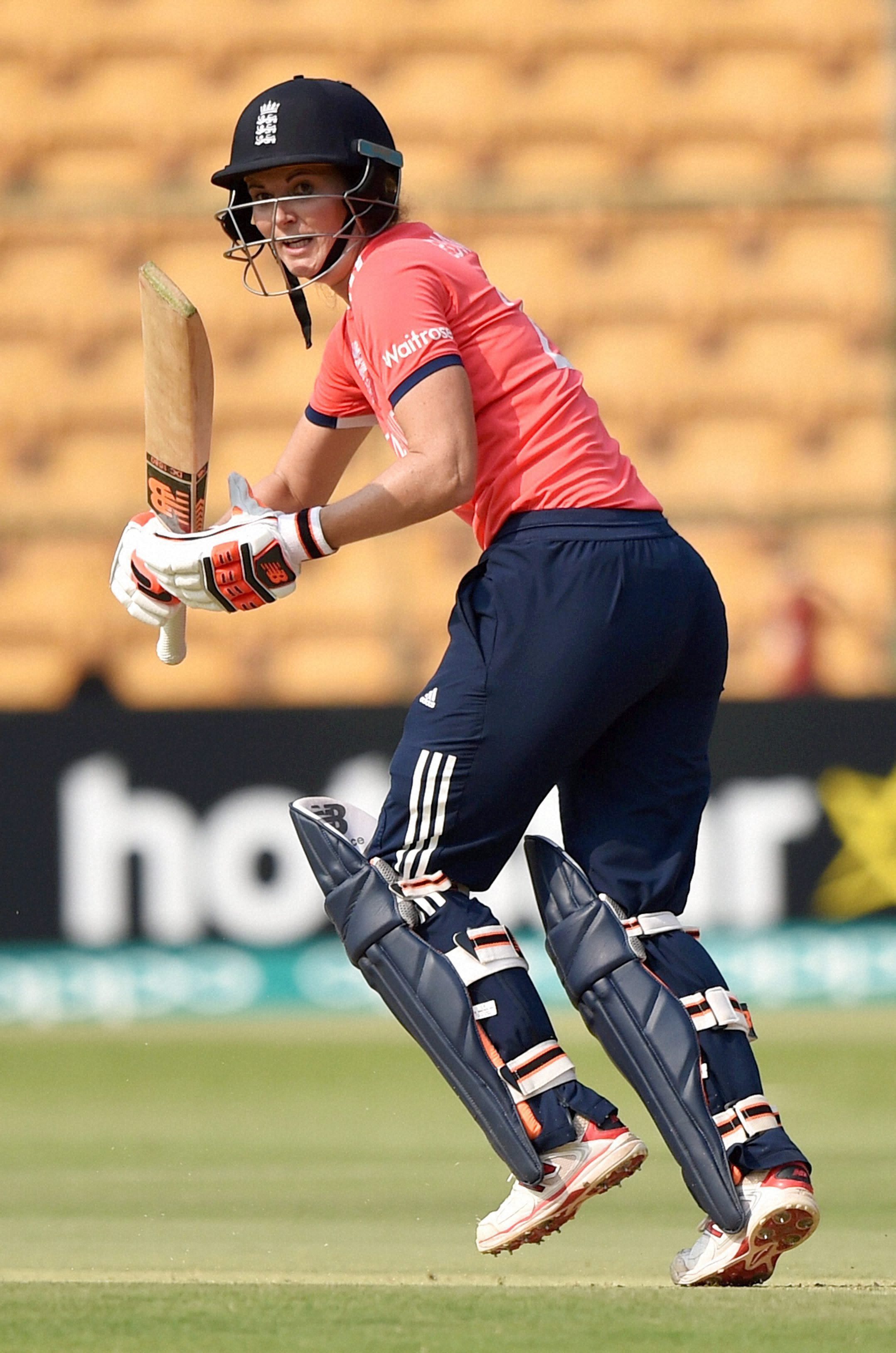 ಇಂಗ್ಲೆಂಡ್‌ಗೆ ಭರ್ಜರಿ ಜಯ