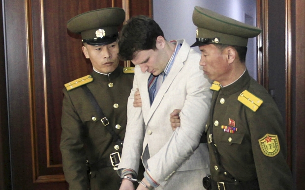 ಅಮೆರಿಕನ್ ವಿದ್ಯಾರ್ಥಿ ಬ್ಯಾನರ್ ಕೀಳುವ ವೀಡಿಯೊ ಬಿಡುಗಡೆ