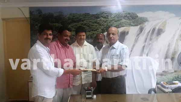 ಕೆಎಸ್‌ಆರ್‌ಟಿಸಿ ಬಸ್ ಸಂಚಾರ ಒಂದು ವರ್ಷದಿಂದ ಸ್ಥಗಿತಗೊಂಡಿದ್ದು ಮತ್ತೆ ಆರಂಭಿಸುವಂತೆ ಒತ್ತಾಯಿಸಿದ ಯು.ಟಿ.ಖಾದರ್