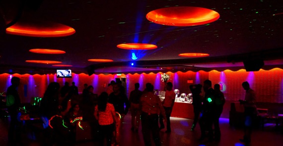 ಮಾ.15ರೊಳಗೆ ಡ್ಯಾನ್ಸ್ ಬಾರ್‌ಗಳಿಗೆ ಪರವಾನಿಗೆ ನೀಡುವಂತೆ ಮಹಾರಾಷ್ಟ್ರ ಸರಕಾರಕ್ಕೆ ಸುಪ್ರೀಂ ಆದೇಶ