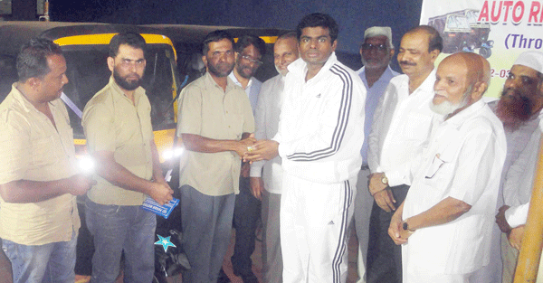 ಉಡುಪಿ: ಝಕಾತ್ ಫಂಡ್‌ನಿಂದ 3 ರಿಕ್ಷಾ ವಿತರಣೆ