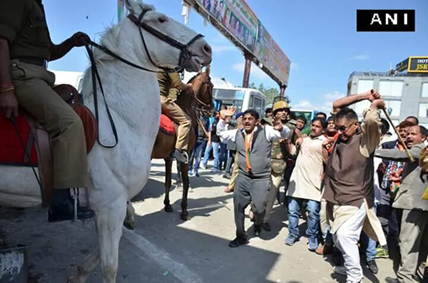 ಶಾಸಕನಿಂದ ಕುದುರೆ ಕಾಲು ಮುರಿತ?
