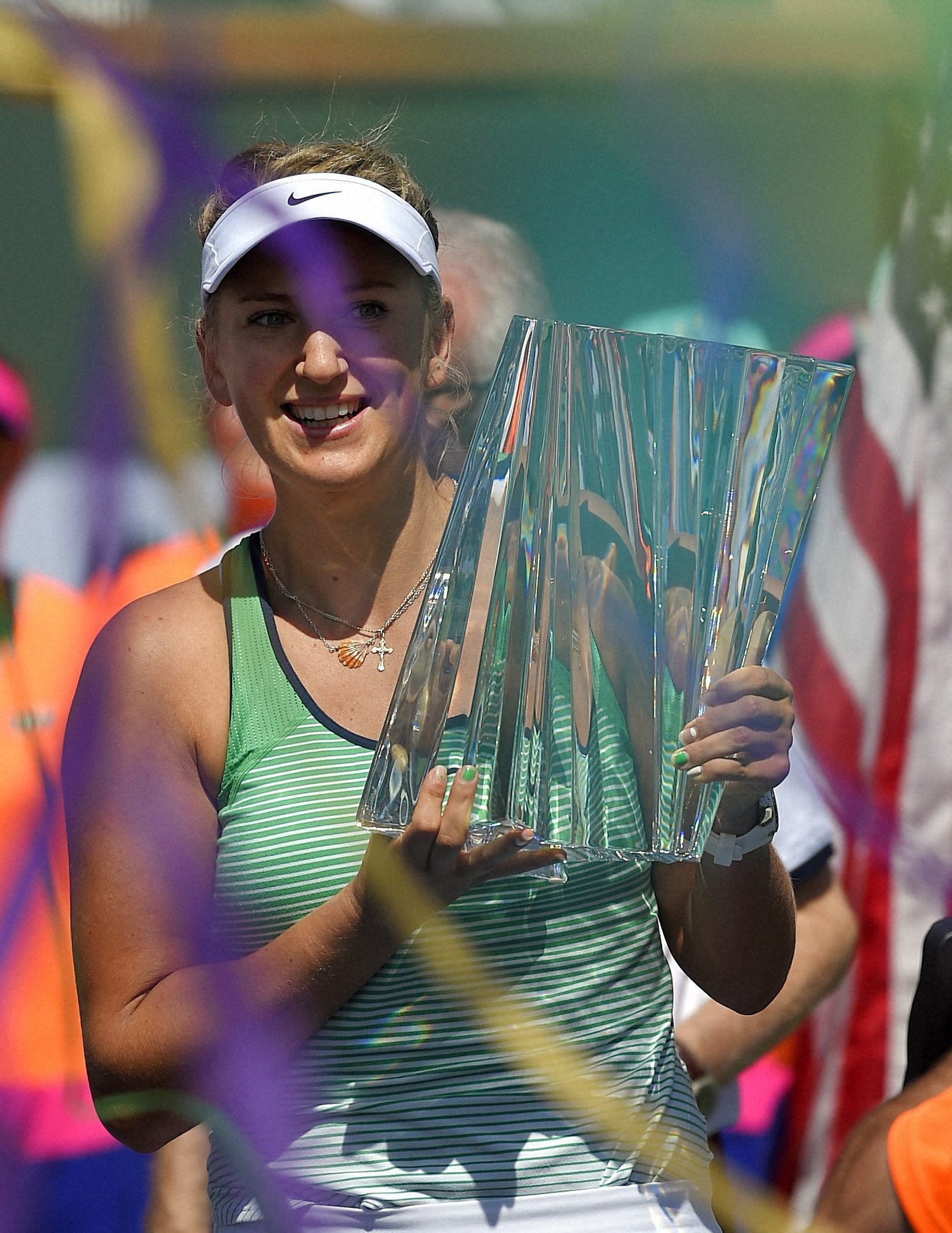 ಸೆರೆನಾಗೆ ಶಾಕ್ ನೀಡಿದ ವಿಕ್ಟೋರಿಯ ಅಝರೆಂಕಾಗೆ ಟ್ರೋಫಿ