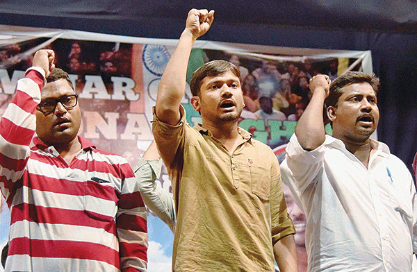 ಕನ್ಹಯ್ಯ ಮೇಲೆ ‘ಶೂ’ ಎಸೆತ