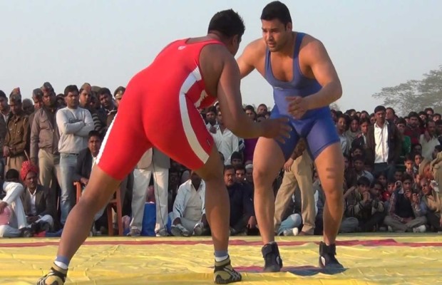 1ಕೋಟಿ ರೂ. ಬಹುಮಾನದ ಕುಸ್ತಿ ಗೆದ್ದ ಹರ್ಯಾಣದ ಪೋಲಿಸಪ್ಪ ಮೌಸಮ್ ಖತ್ರಿ