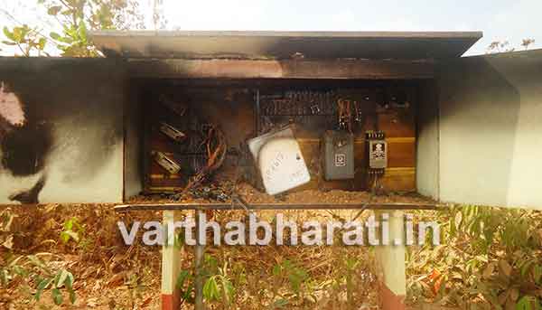 ಆಲಂಕಾರಿನಲ್ಲಿ ಲೋ-ವೋಲ್ಟೇಜ್‌ಗೆ ಪಂಪ್‌ಶೆಡ್ ಭಸ್ಮ- ಕುಡಿಯುವ ನೀರಿಗಾಗಿ ಆಹಾಕಾರ.