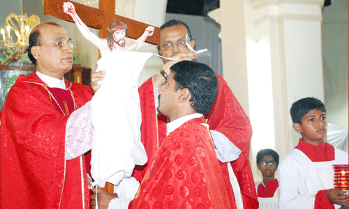 ಉಡುಪಿ ಜಿಲ್ಲಾದ್ಯಂತ ಕ್ರೈಸ್ತರಿಂದ ಗುಡ್‌ಫ್ರೈಡೆ ಆಚರಣೆ